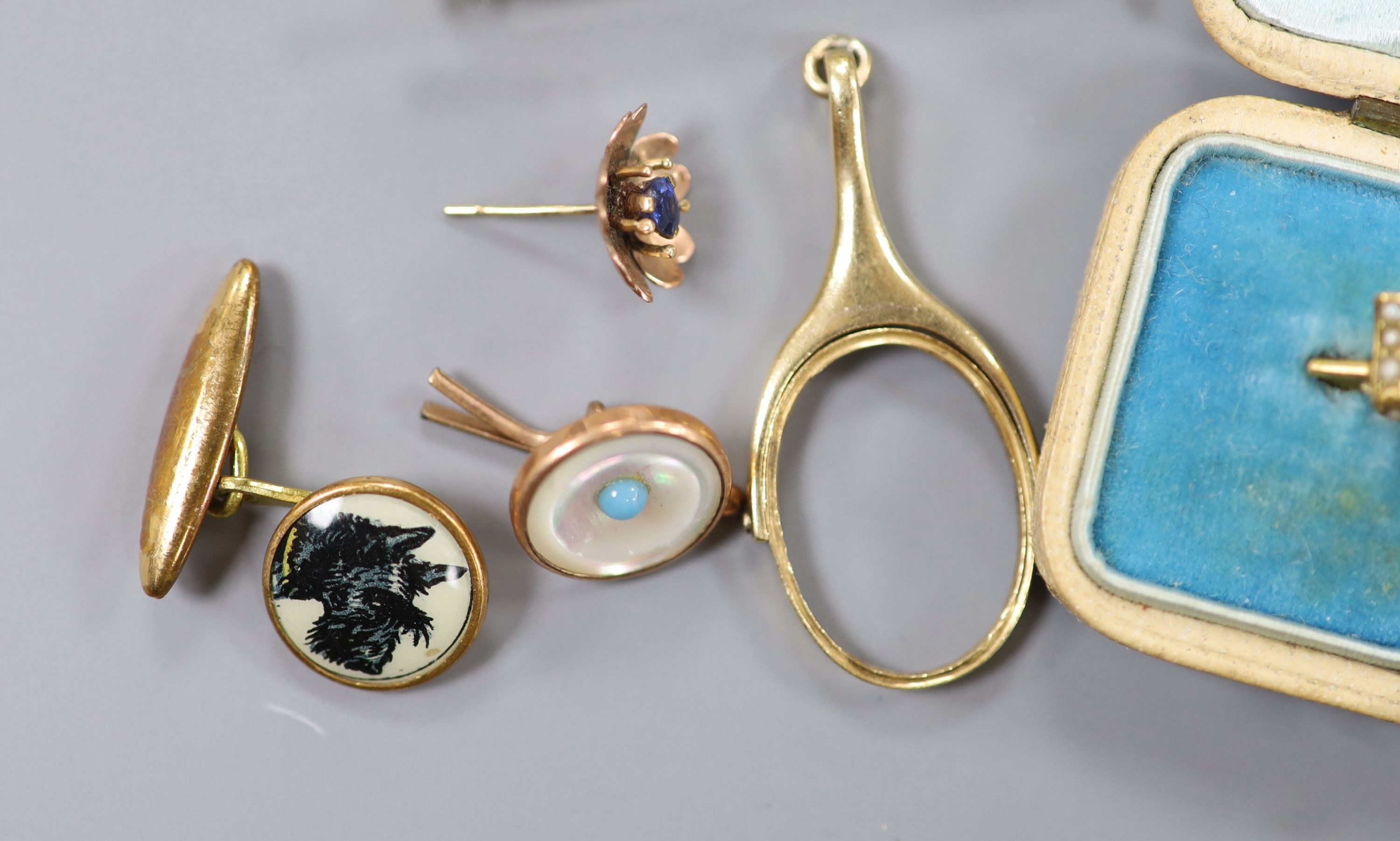 A modern engraved 9ct gold circular locket, gross 4.6 grams a 15ct and seed pearl set golf club bar brooch, gross 2.8 grams and other minor jewellery.